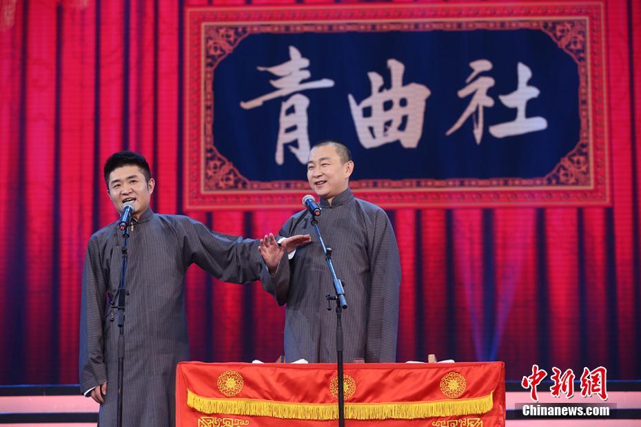 郭德纲与于谦：相声舞台上的默契搭档21年不变